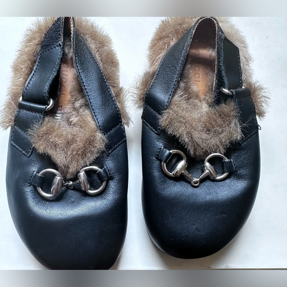 Gucci Children’s Princetown slippers  with a fur